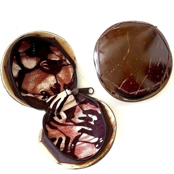 5 for $25! Coconut Shell Coin Purse! Tiny Purse! Handcrafted! - Picture 1 of 6